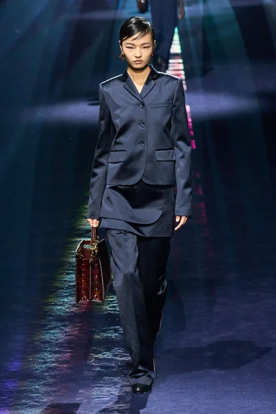 Look 38